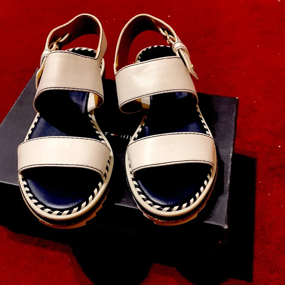 Tommy Hilfiger New White Women Sandal - Picture 1 of 12